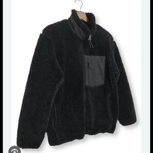 Uniqlo Men's Black Fleece Jacket with Pocket